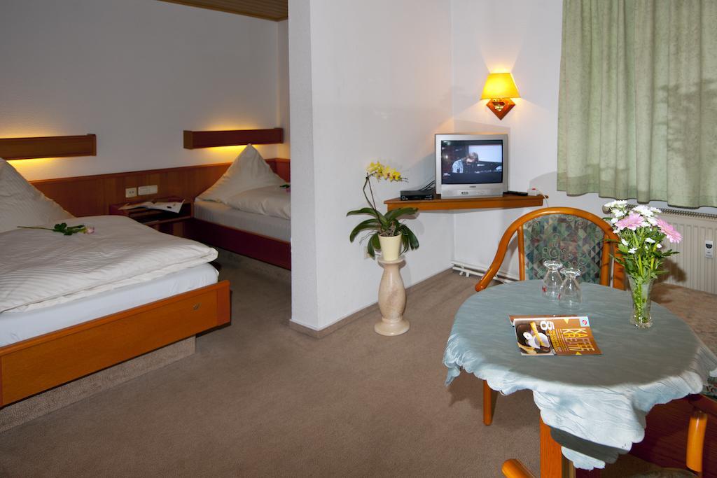Pension Cafe Suzette Gotha Quarto foto