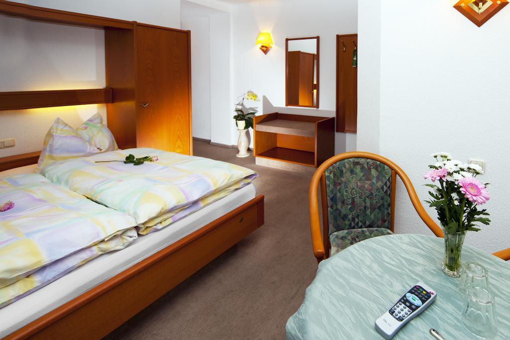 Pension Cafe Suzette Gotha Quarto foto